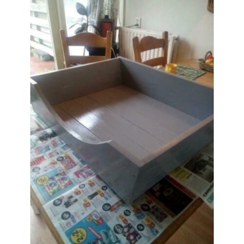 Zware houten honden mand