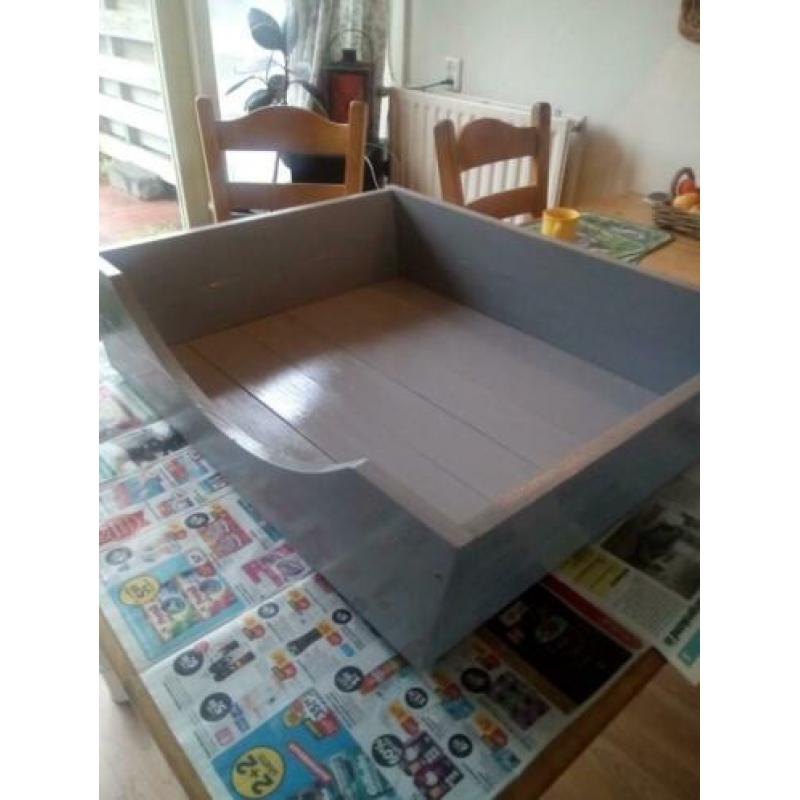 Zware houten honden mand