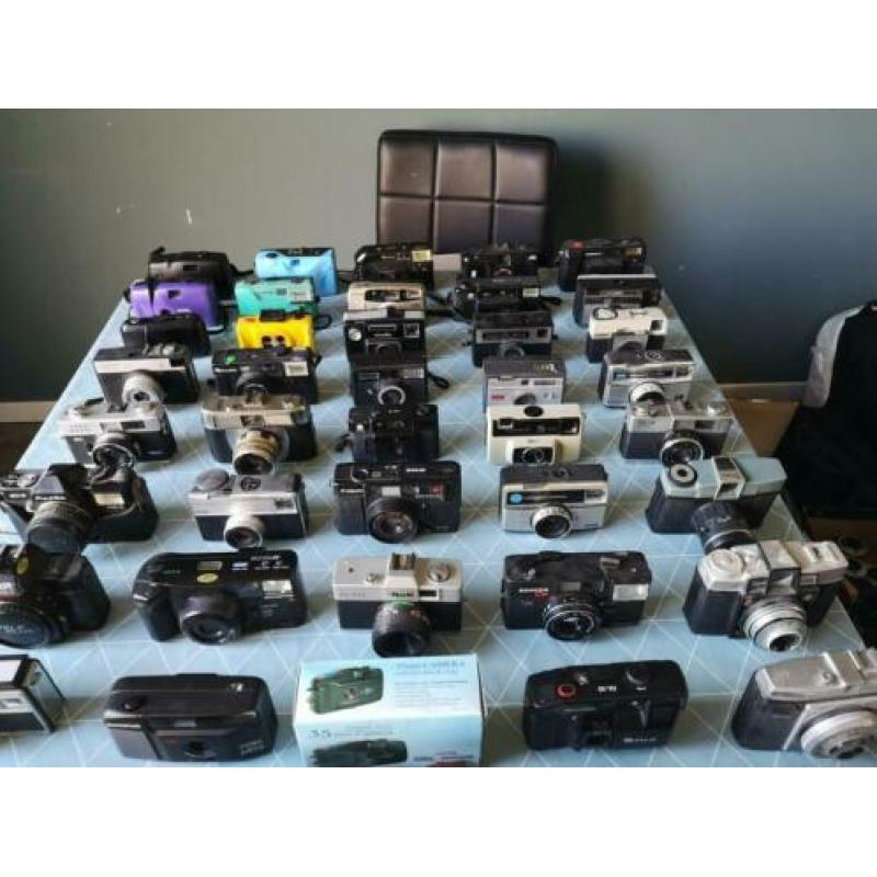 Lot van 73 analoge camera's