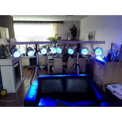 8 x ledpar 64 spots op aluminium statieven + dmx controller