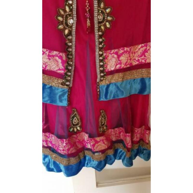 Indiase rok met bewerkte blouse