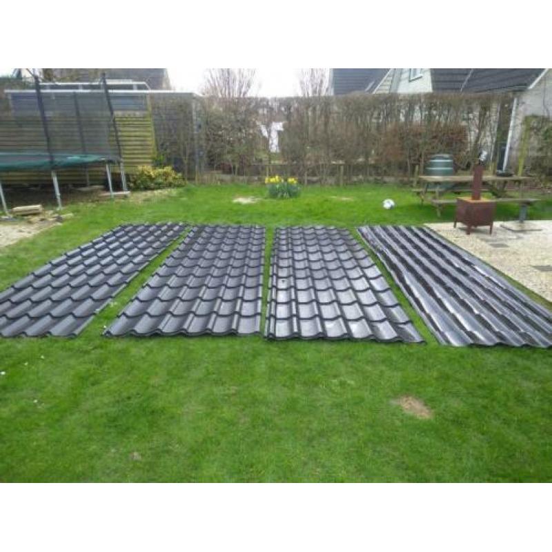 Te koop 4 metalen dakpanplaten 4,10x 1,18 m