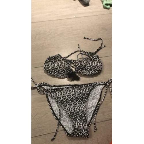 Bikini maat 36 4,50