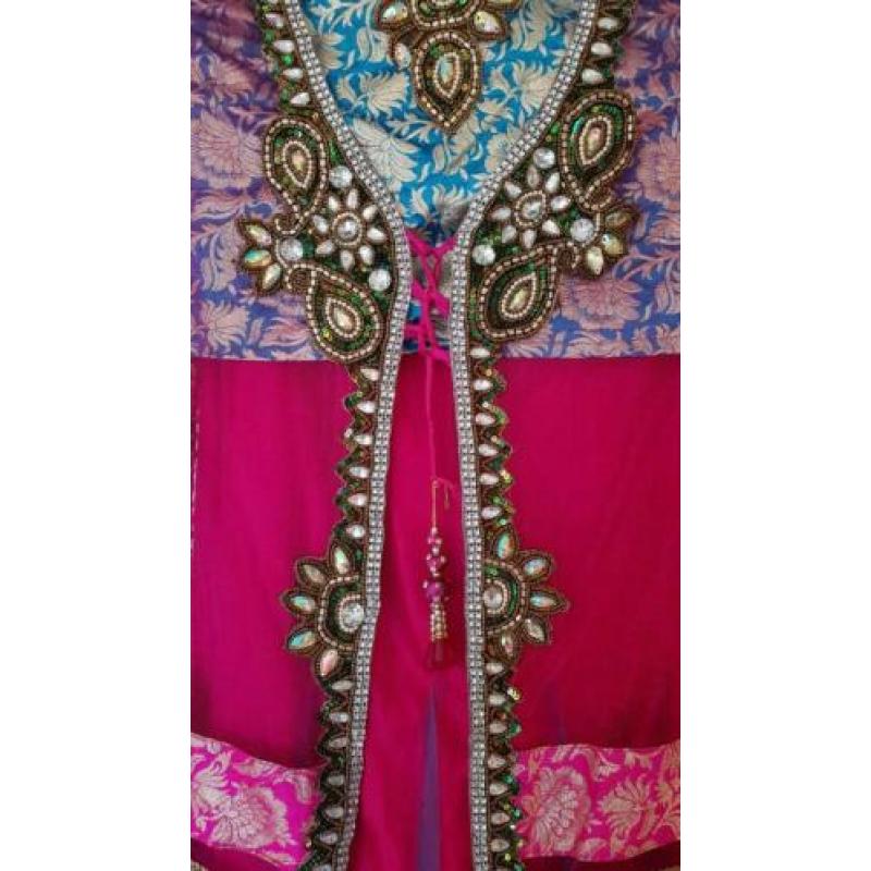 Indiase rok met bewerkte blouse