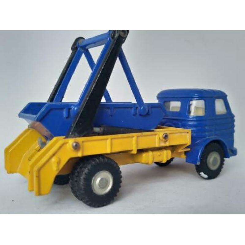 Pegaso vrachtwagen met afzet container 1:50 Joal Pol