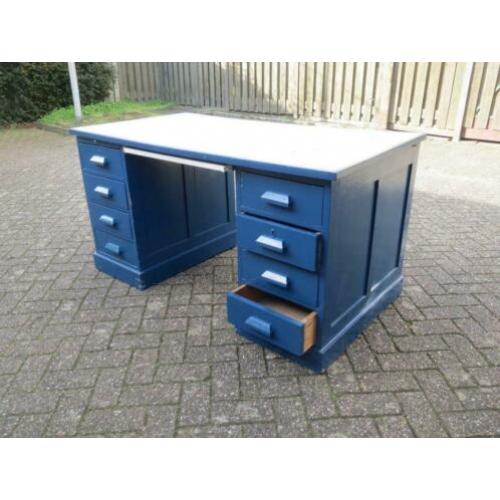 oud houten bureau