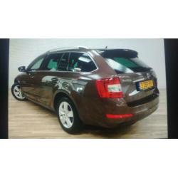 Skoda Octavia 1.6 TDI 110 pk bwjr 31dec 2014 chrome pakket.