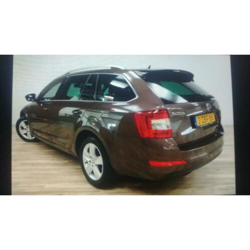 Skoda Octavia 1.6 TDI 110 pk bwjr 31dec 2014 chrome pakket.