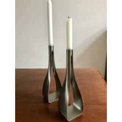 Modern, strak, RVS-2 kaars standaards/kandelaars, “Blomus”