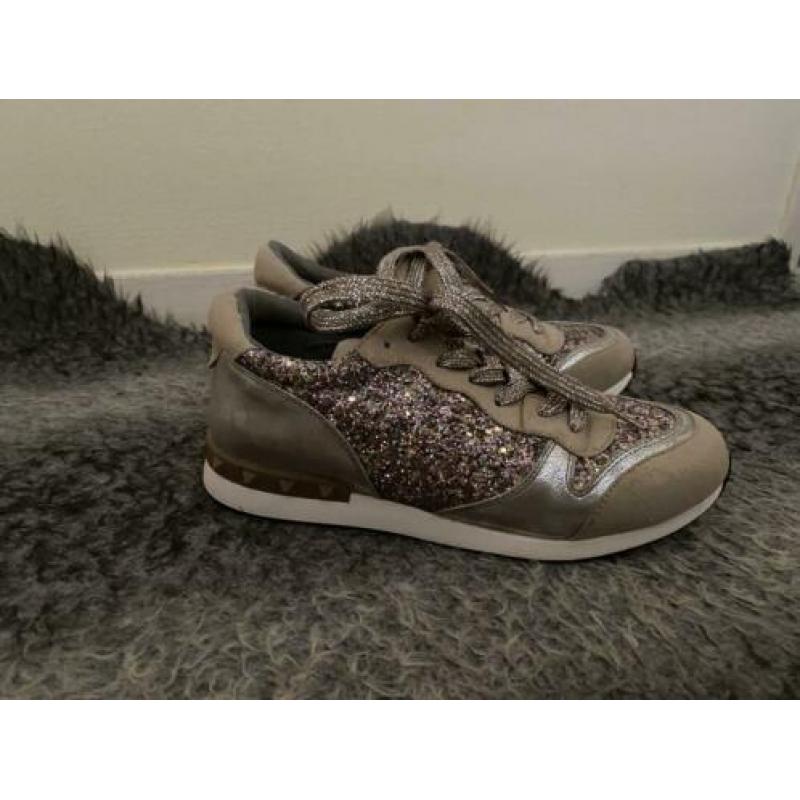 Sportschoenen maat 37