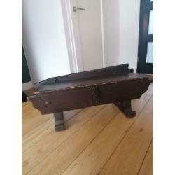 vintage oud klepbankje voor kinderen
