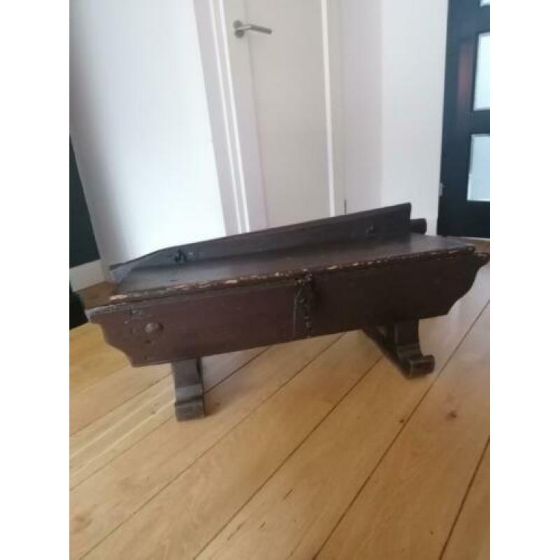 vintage oud klepbankje voor kinderen
