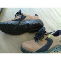 Bata ACT 127 S2 ESD Laag Bruin Werkschoen
