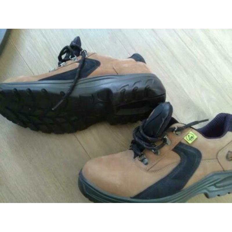 Bata ACT 127 S2 ESD Laag Bruin Werkschoen