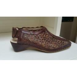 Bruine Pikolinos schoenen maat 39. Leer.