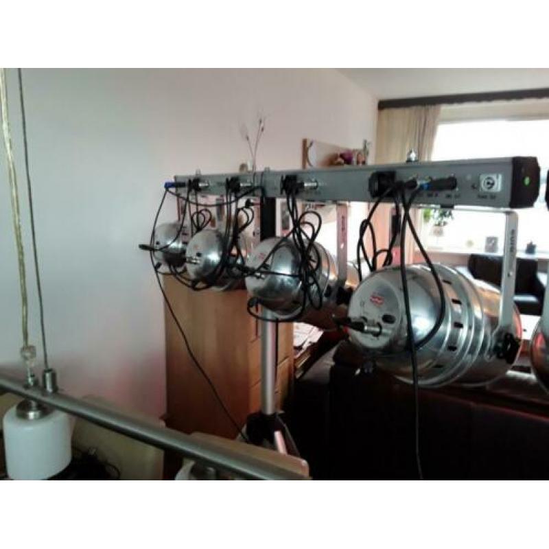 8 x ledpar 64 spots op aluminium statieven + dmx controller
