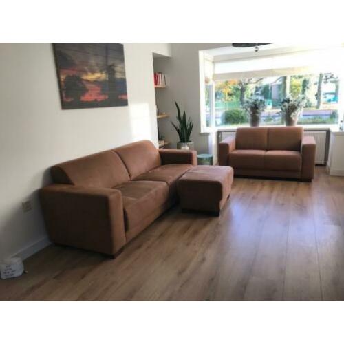 4-zits bank en 2-zits bank bruin met hocker Pronto Alcana