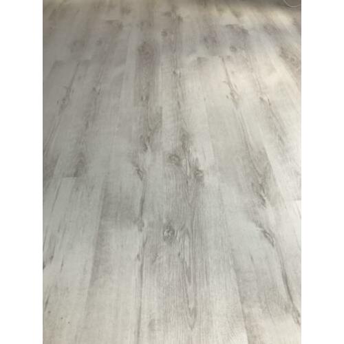 Netjes gebruikt 45 m3 Laminaat oak wit