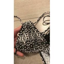 Bikini maat 36 4,50