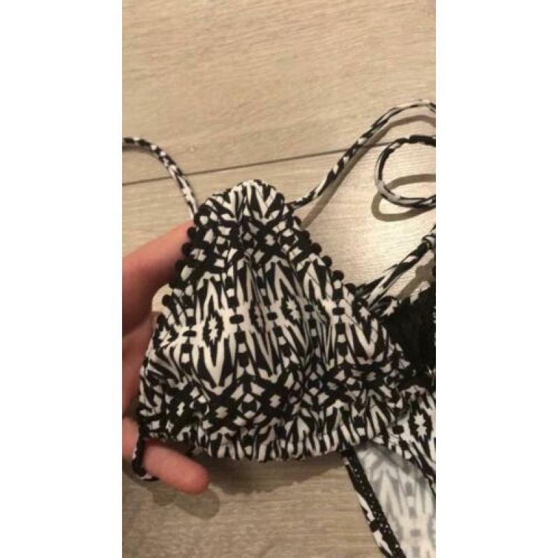 Bikini maat 36 4,50