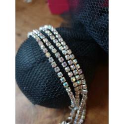 Super veel bling en kleur! Ketting, armband en oorbellen.