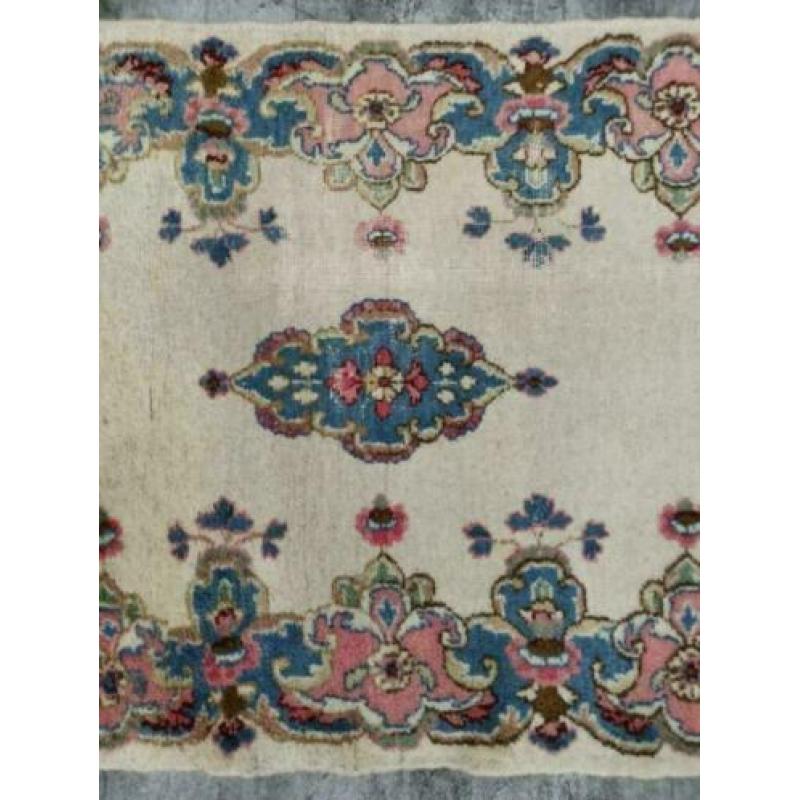 Handgeknoopt tapijt Perzisch Kirman roze blauw wol 85x155cm