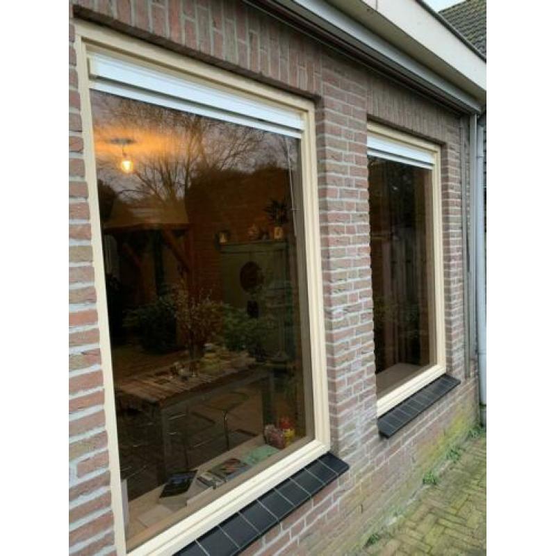 Kozijnen in goede staat ook per stuk te koop