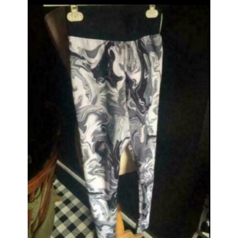 Nike Leg-A-See Legging Gunsmoke Size: XS