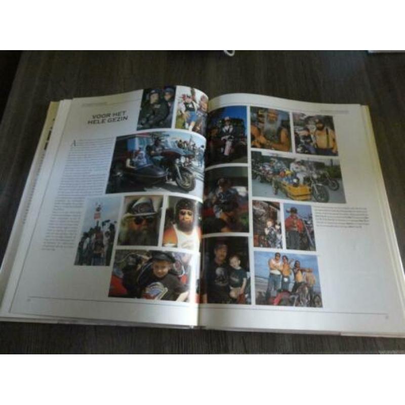 1001 Harley Davidsons - Harley Davidson boek