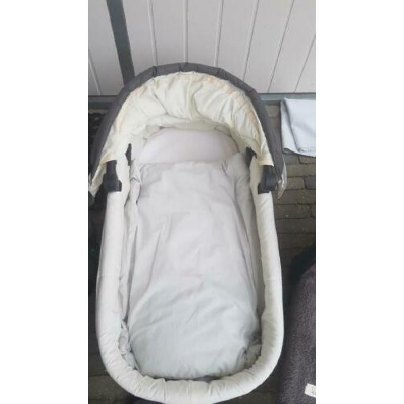 Mutsy kinderwagen combinatie te koop! Antraciet