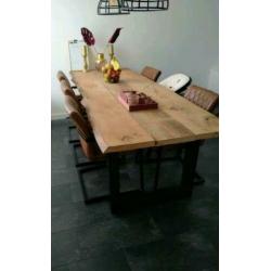 Eettafel boomstam hout industrieel