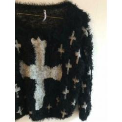 Vintage zwart-wit stretchy trui met kruis (S/36)