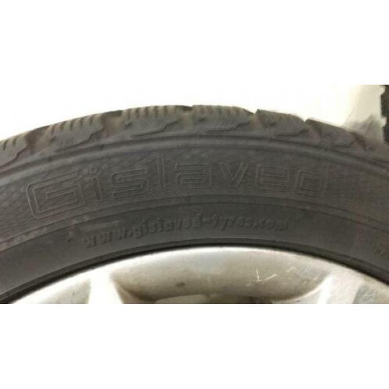 Set Renault Megane winterbanden Gislaveo met 17 inch velgen