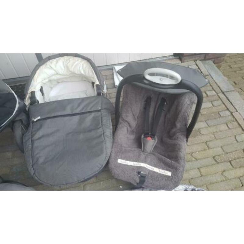 Mutsy kinderwagen combinatie te koop! Antraciet