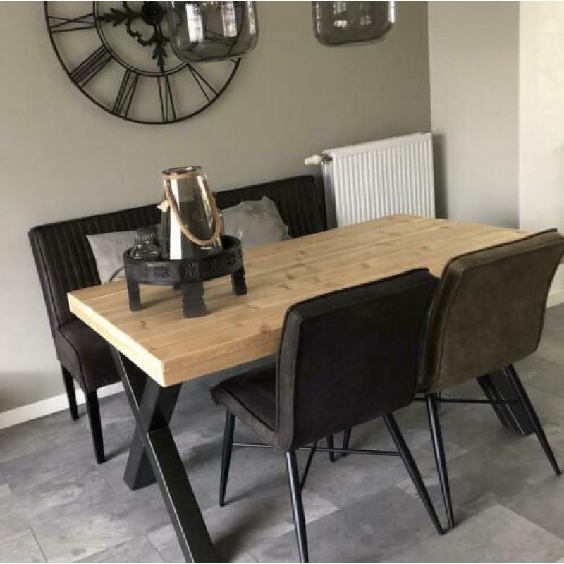 Complete houten eettafel met stoelen en eetbank(industriële)
