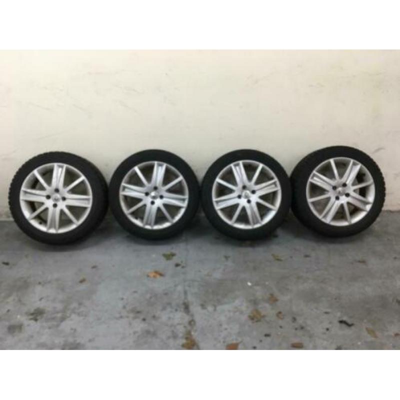 Set Renault Megane winterbanden Gislaveo met 17 inch velgen