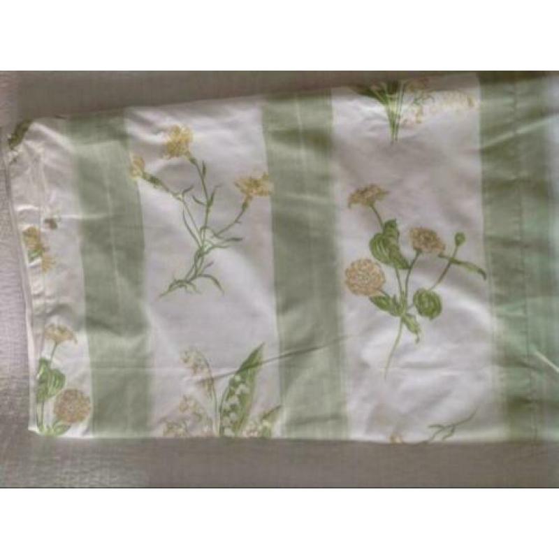 2 Laura Ashley gordijnen/lappen Cornflower stripe
