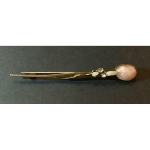 Antieke broche langwerpige bloem met edelsteen roze