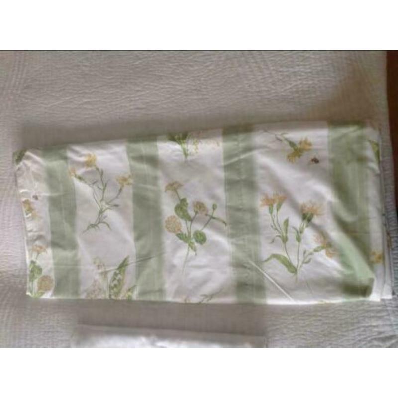 2 Laura Ashley gordijnen/lappen Cornflower stripe