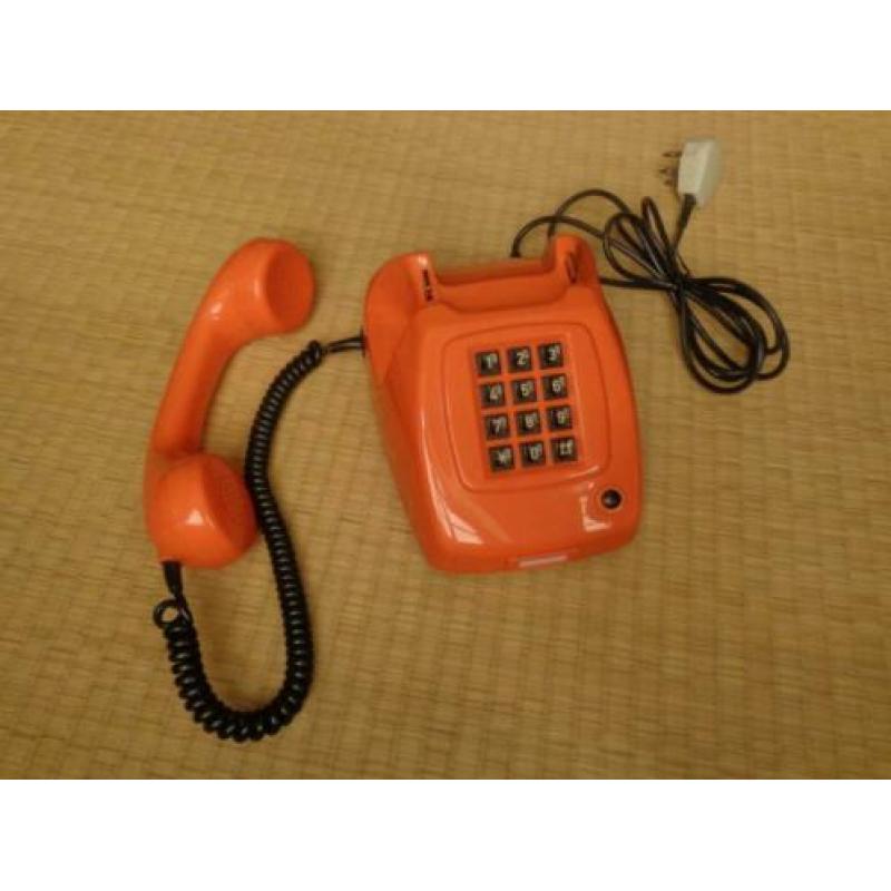 Jaren 70 Ericsson T65 TDK de luxe druktoetstelefoon