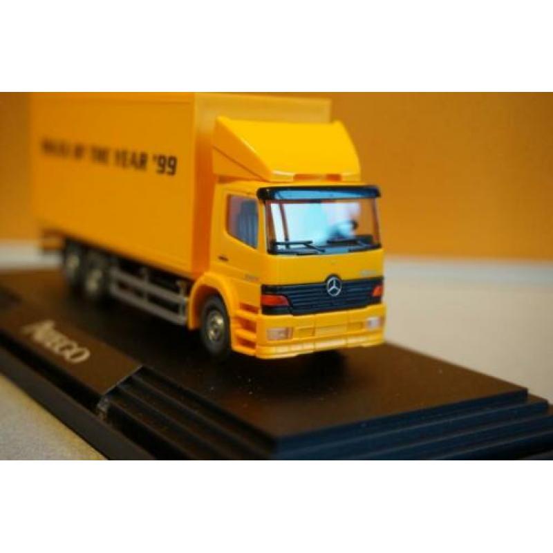 Mercedes Atego 2528 bakwagen 1999 Wiking 1/87