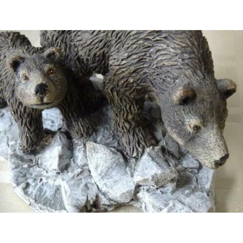 beren beer beeld Geharo beeldje moeder beer jong beertje