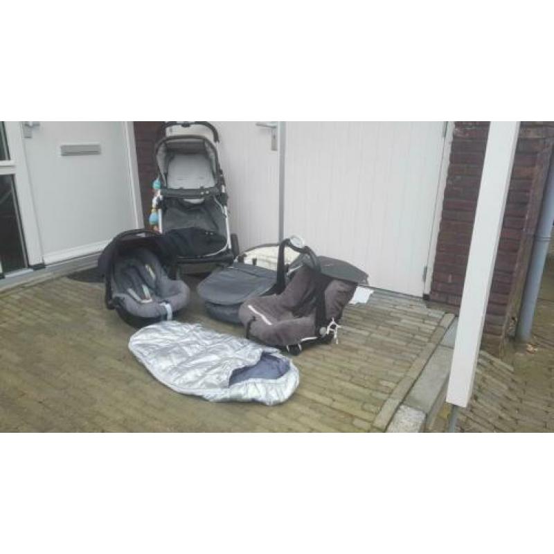 Mutsy kinderwagen combinatie te koop! Antraciet
