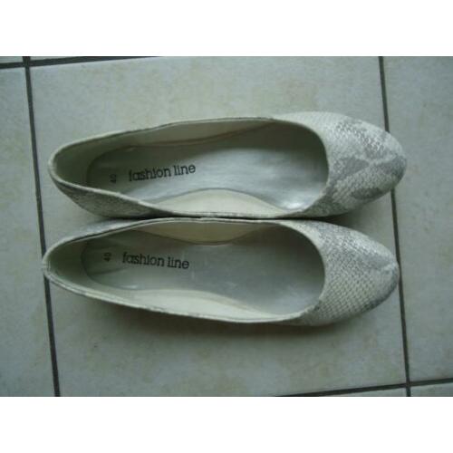Ballerina´s met witte slangenprint maat 40