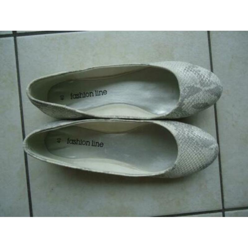 Ballerina´s met witte slangenprint maat 40