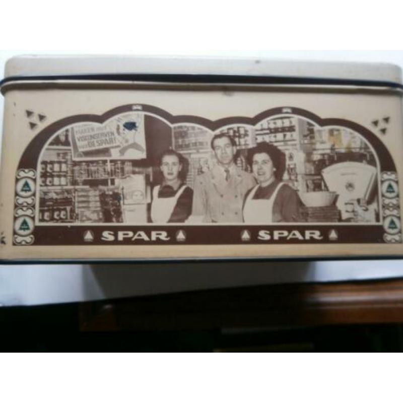 Mooi Oud Spar Trommeltje met personen er op.