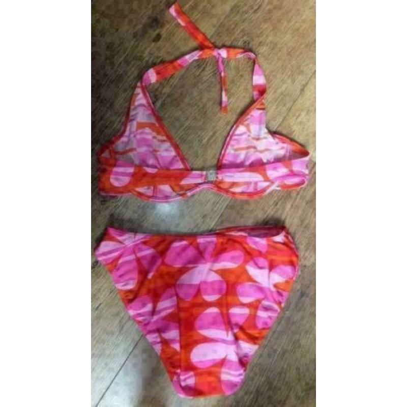 Hema cyclaam/rood bewerkte bikini mt 40 cup B