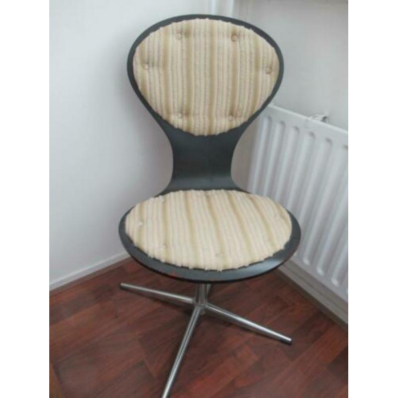 2 vintage stoelen