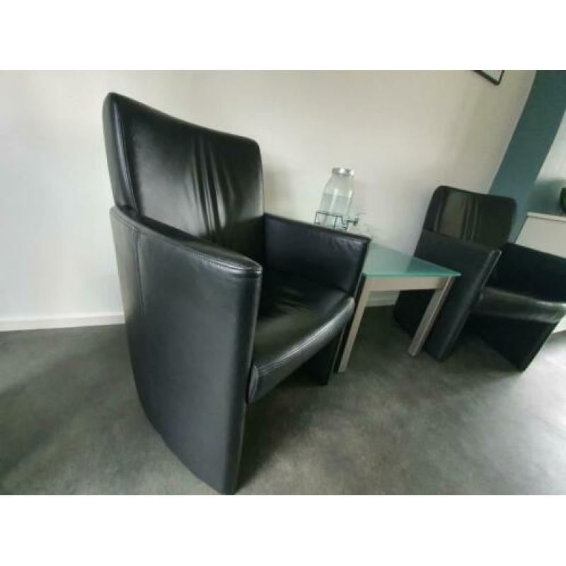 2 leren zwarte woonkamer stoelen | lounge