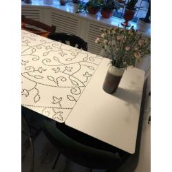 Uitschuifbare eettafel 4-6